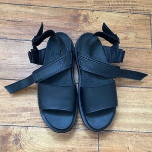 Dr Marten’s Voss Sandal size 8